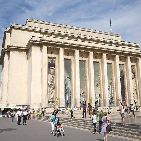 Palais De Chaillot 3*