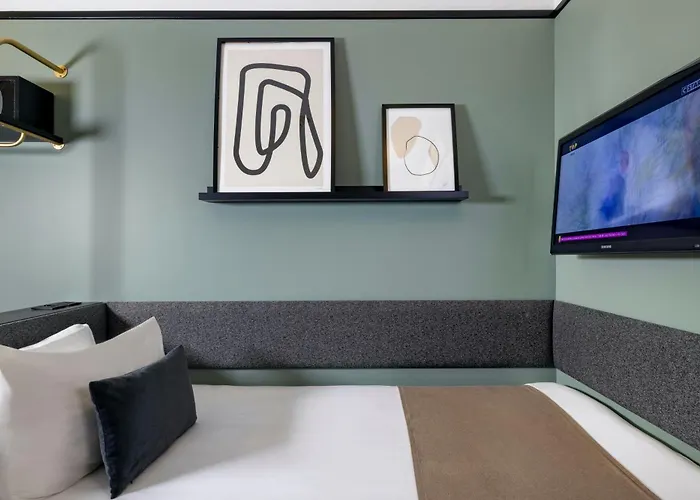 Palais De Chaillot Hotel