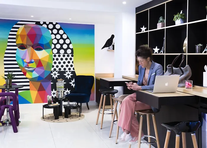 Palais De Chaillot Hotel