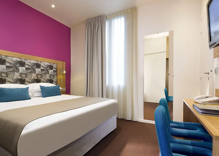 Palais De Chaillot Hotel